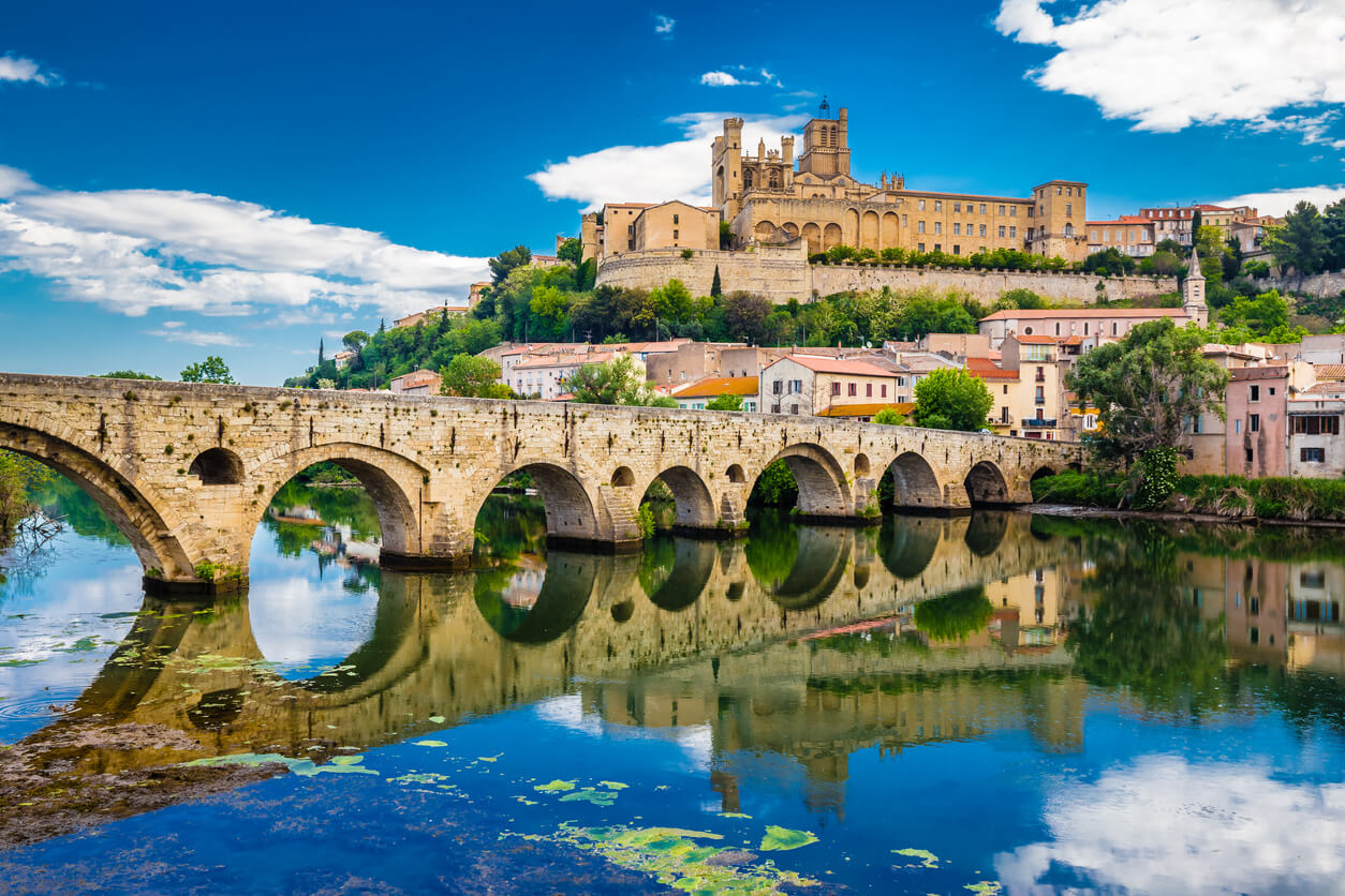 Languedoc-Roussillon Středomoří: Vieux pont et cathédrale à Béziers