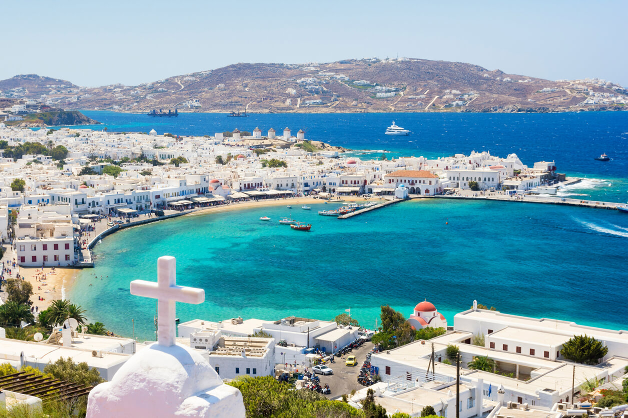 Mykonos: Vue depuis l’île de Mykonos dans les Cyclades