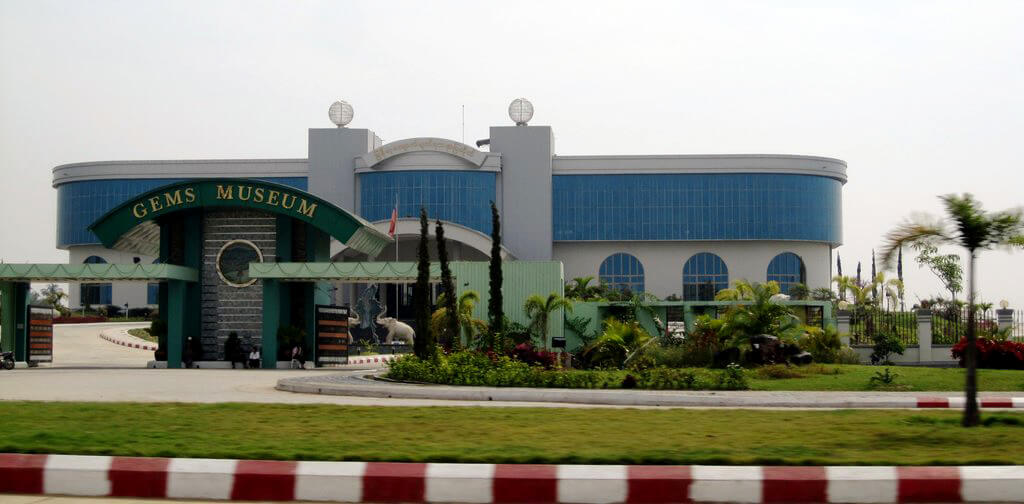 Naypyidaw (Nay Pyi Taw) : 