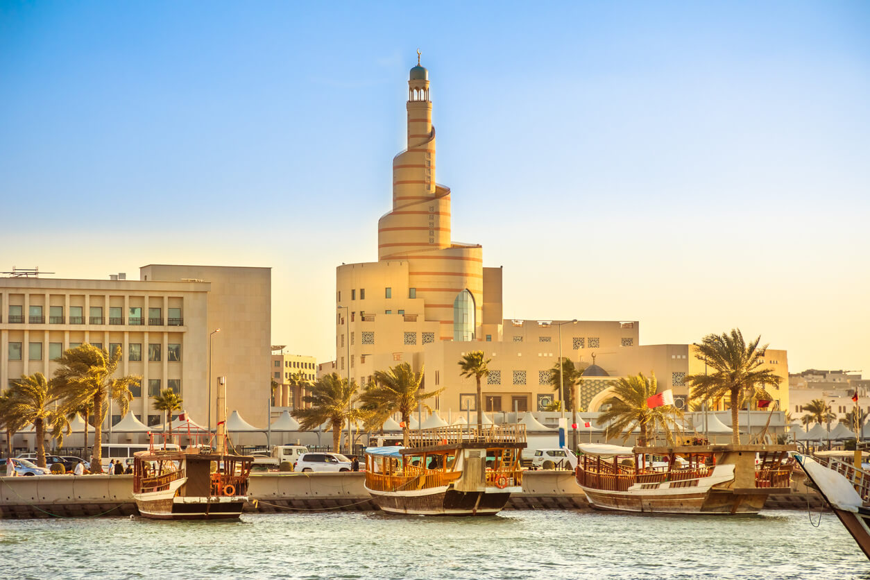 Kataru: Dhow Harbor et la mosquée de Doha