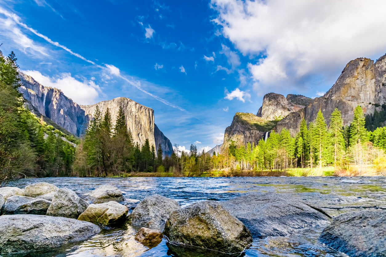 Yosemitský národní park : El Capitan et half dome dans le parc national de Yosemite
